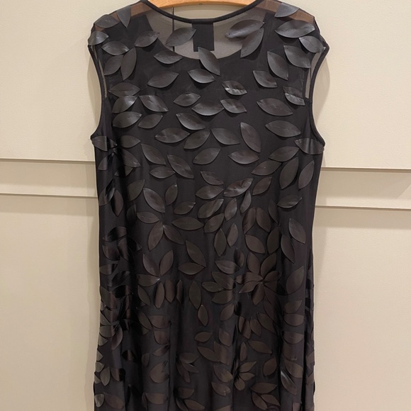 Black Dress - Picture 2 of 3